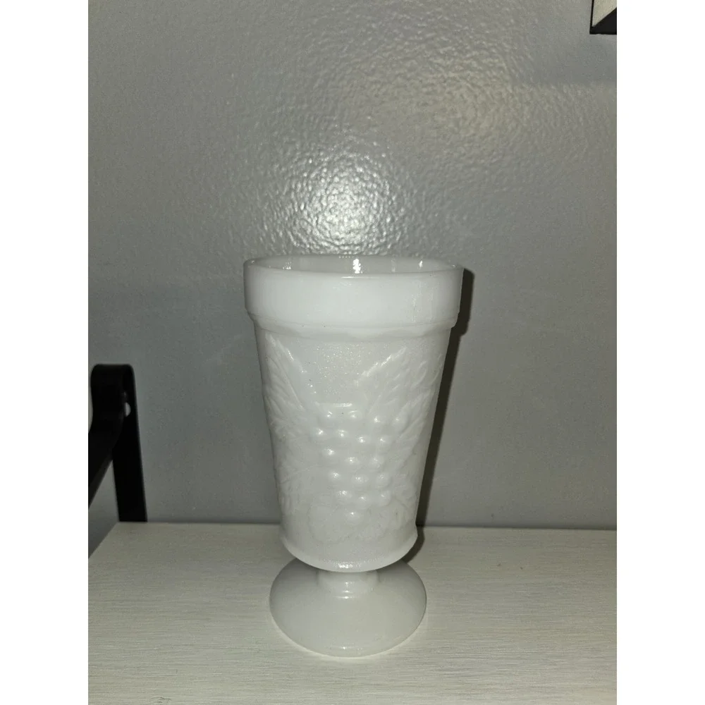Anchor Hocking Harvest Grape Pattern‎ Milk Glass Goblet